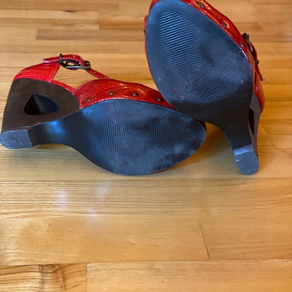 Patent leather salsa red wedges - Picture 2 of 6